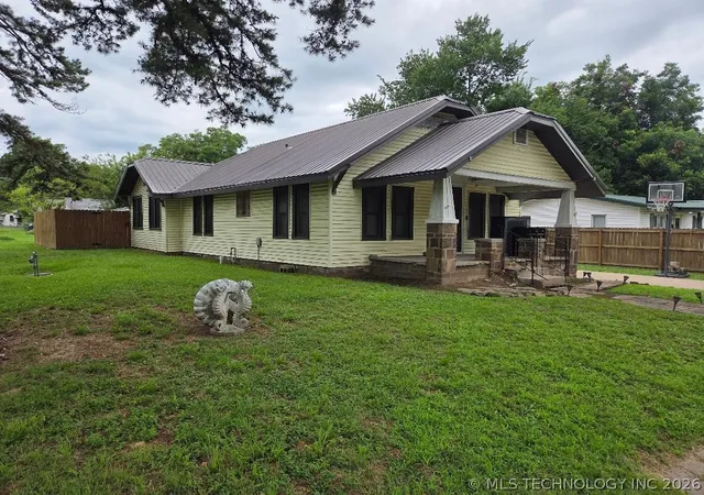 2nd image of 214 S 4th, Eufaula, OK 74432 | MLS# 2622695