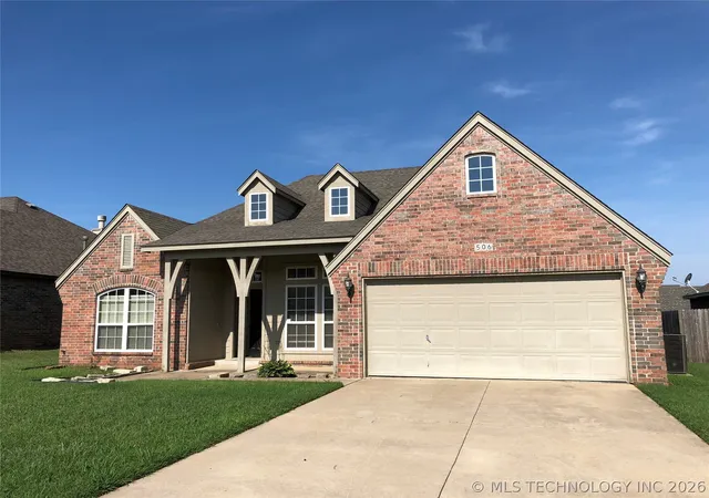 Photo 1 of Single family home for sale at 506 S 49th Court, Broken Arrow, OK 74014 | MLS# 2622728 | Listing updated on 2026-08-26