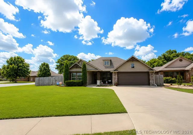 Homes for sale in Tahlequah, OK | 635 Meadows Cir, Tahlequah, OK 74464 | MLS# 2622731