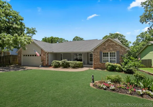 Homes for sale in Sand Springs, OK | 3216 Bermuda Dr, Sand Springs, OK 74063 | MLS# 2622746