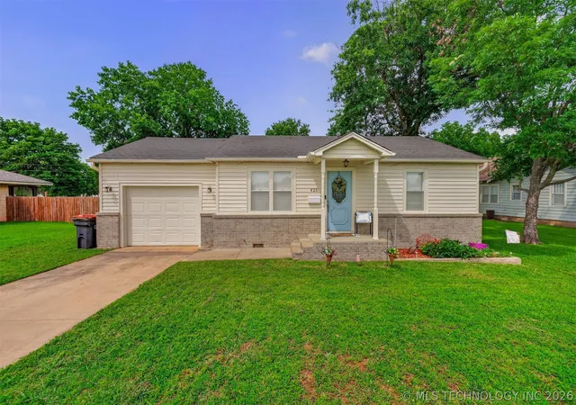 Homes for sale in Chelsea, OK | 425 W 10th St, Chelsea, OK 74016 | MLS# 2622769