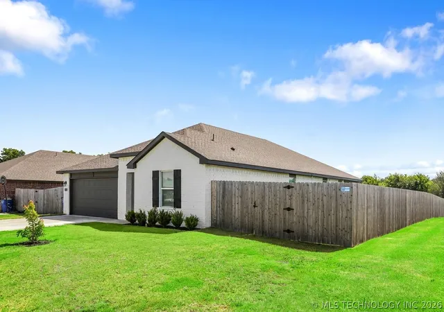 Homes for sale in Chouteau, OK | 1124 N Arapahoe, Chouteau, OK 74337 | MLS# 2622547