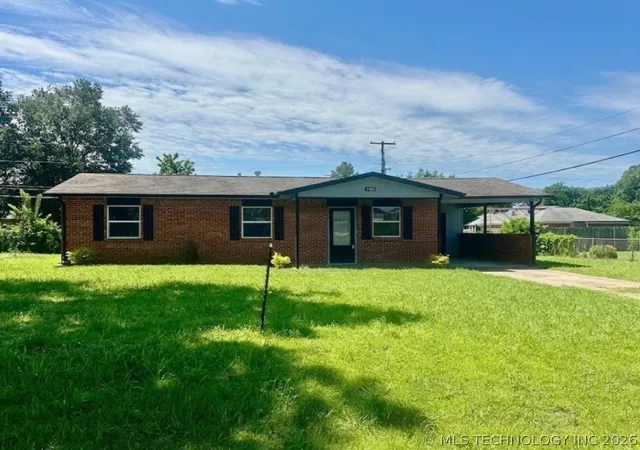 Homes for sale in Okmulgee, OK | 1500 E 3rd St, Okmulgee, OK 74447 | MLS# 2622503