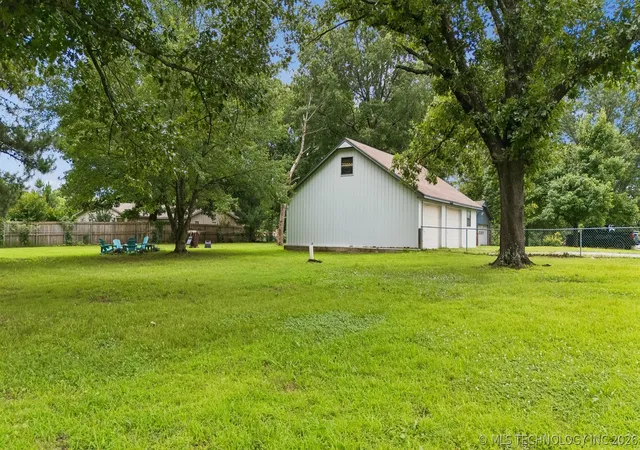 Homes for sale in Claremore, OK | 21585 S Glenwood Dr, Claremore, OK 74019 | MLS# 2622738