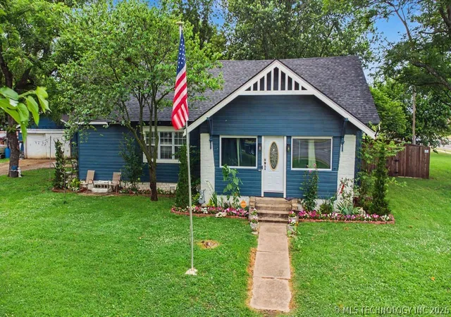 1st image of 1925 W Broadway St, Collinsville, OK 74021 | MLS# 2622791