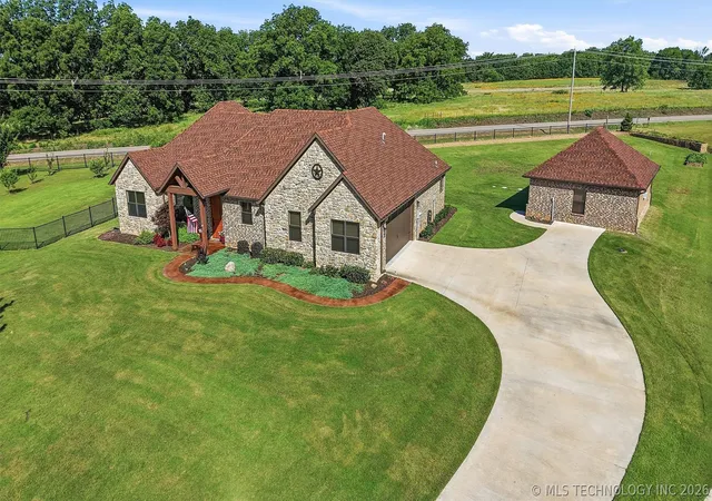 Homes for sale in Calera, OK | 15 N Wilderness Rd, Calera, OK 74730 | MLS# 2622780