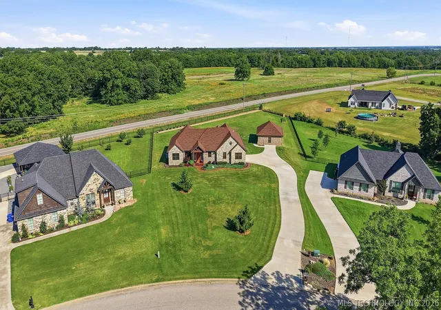 Homes for sale in Calera, OK | 15 N Wilderness Rd, Calera, OK 74730 | MLS# 2622780