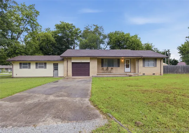 Homes for sale in Locust Grove, OK | 119 W Ross St, Locust Grove, OK 74352 | MLS# 2622788