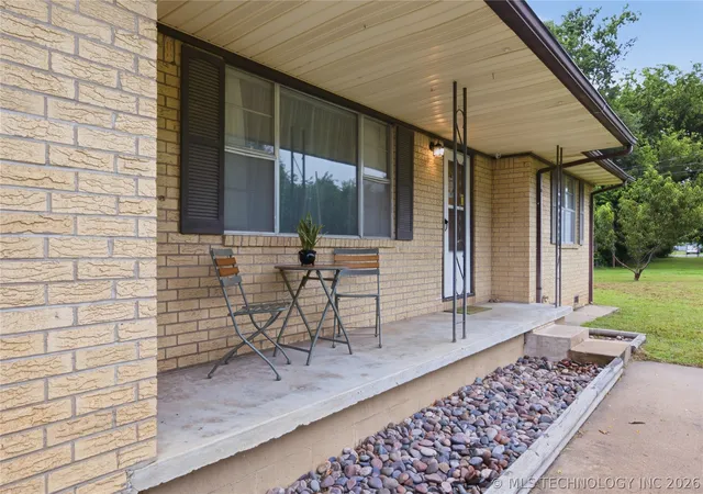 Homes for sale in Locust Grove, OK | 119 W Ross St, Locust Grove, OK 74352 | MLS# 2622788