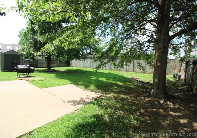 Homes for sale in Glenpool, OK | 1261 E 136th St, Glenpool, OK 74033 | MLS# 2622806