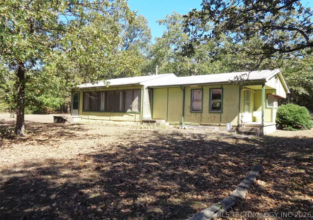 Homes for sale in Stigler, OK | 203 Oak Ave, Stigler, OK 74462 | MLS# 2622810