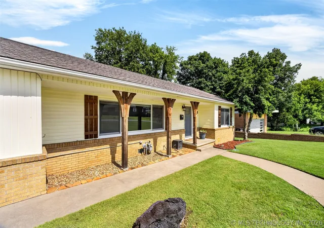 Photo 4 of Sale Pending at 1604 Smysor Dr, Bartlesville, OK 74006 | MLS# 2622828 | Listing updated on 2026-08-20