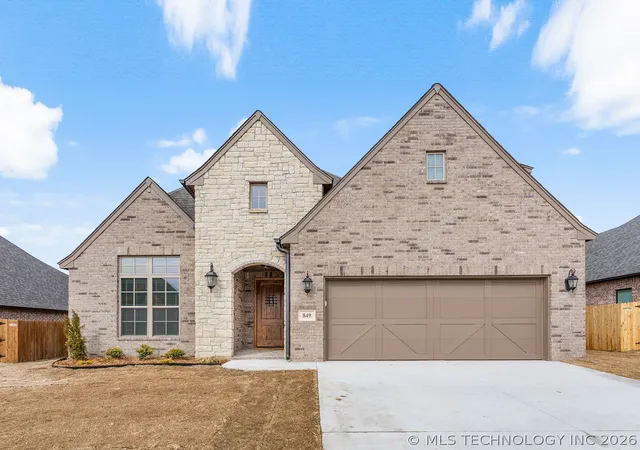 Homes for sale in Glenpool, OK | 849 E 148th Pl S, Glenpool, OK 74033 | MLS# 2622847