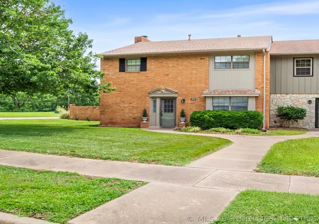 2nd image of 3716 Bellflower Ave #D, Ponca City, OK 74604 | MLS# 2622844