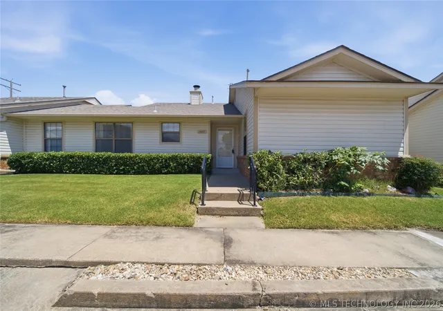 Photo 3 of Single family home for sale at 1467 W Evergreen Ln, Claremore, OK 74017 | MLS# 2622863 | Listing updated on 2026-08-20