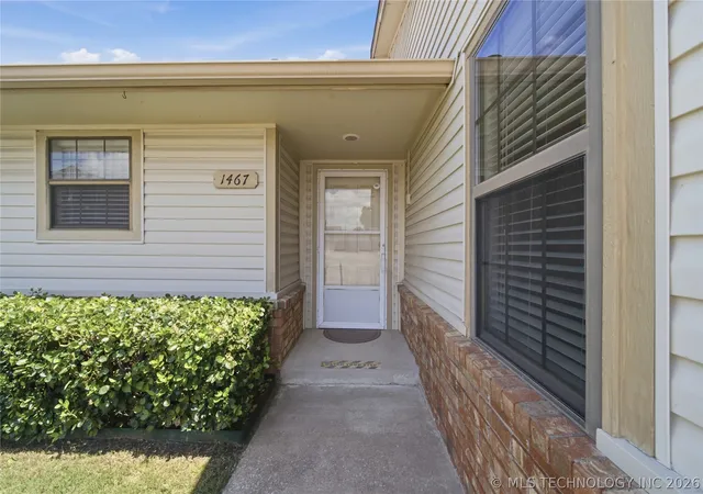 Photo 3 of Single family home for sale at 1467 W Evergreen Ln, Claremore, OK 74017 | MLS# 2622863 | Listing updated on 2026-08-20