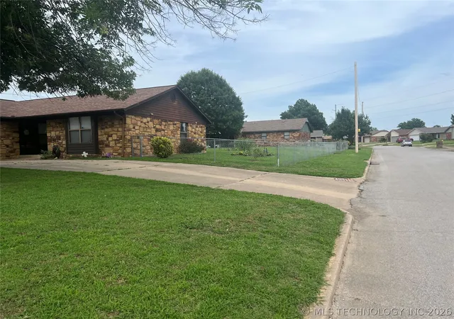 Homes for sale in Sand Springs, OK | 4919 Nassau Ave, Sand Springs, OK 74063 | MLS# 2622864