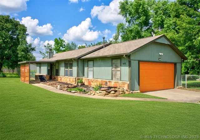 Homes for sale in Broken Arrow, OK | 11045 S 250Th East Ave, Broken Arrow, OK 74014 | MLS# 2622879