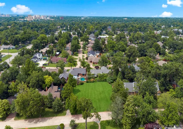 Photo 3 of Sale Pending at 2433 E 33rd Street, Tulsa, OK 74105 | MLS# 2622783 | Listing updated on 2026-07-31