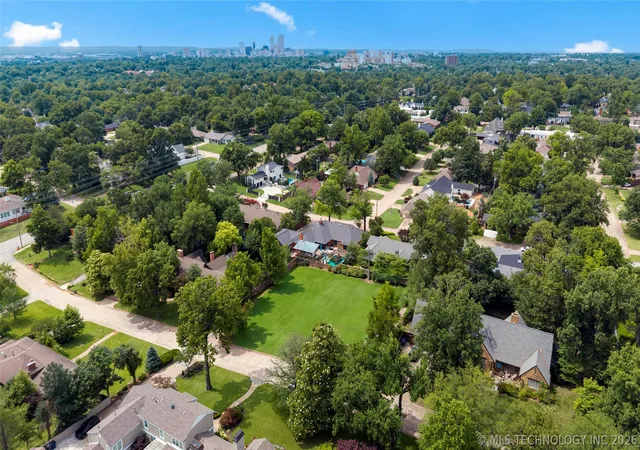 Photo 4 of Sale Pending at 2433 E 33rd Street, Tulsa, OK 74105 | MLS# 2622783 | Listing updated on 2026-07-31