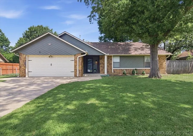Photo 1 of Single family home for sale at 1104 W Delmar St, Broken Arrow, OK 74012 | MLS# 2622886 | Listing updated on 2026-08-20