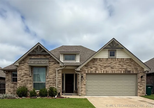 Homes for sale in Sand Springs, OK | 5109 S Walnut Creek Dr, Sand Springs, OK 74063 | MLS# 2622901