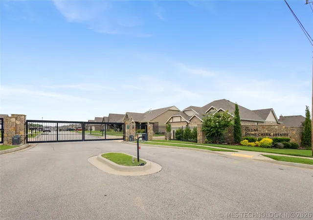 Homes for sale in Sand Springs, OK | 5109 S Walnut Creek Dr, Sand Springs, OK 74063 | MLS# 2622901