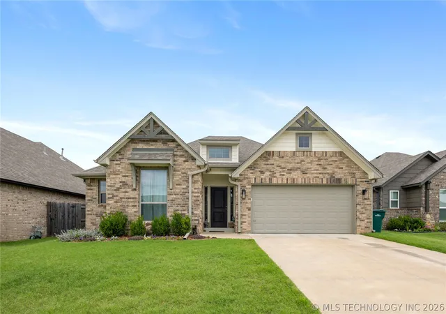 Homes for sale in Sand Springs, OK | 5109 S Walnut Creek Dr, Sand Springs, OK 74063 | MLS# 2622901