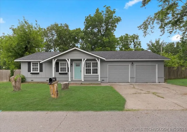 Homes for sale in Pryor, OK | 201 Se 7th St, Pryor, OK 74361 | MLS# 2622872