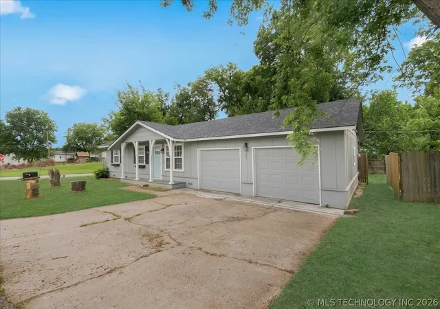 Homes for sale in Pryor, OK | 201 Se 7Th St, Pryor, OK 74361 | MLS# 2622872
