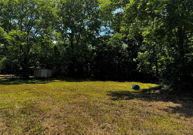 2nd image of 606 W 15th St, Tishomingo, OK 73460 | MLS# 2622839