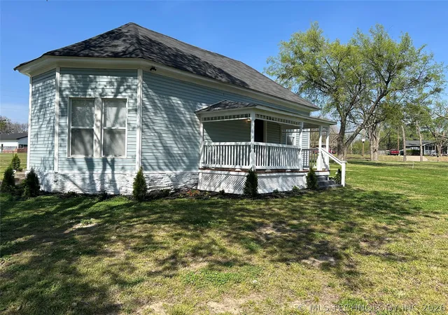 Photo 3 of Single family home for sale at 406 Creek Ave, Fort Gibson, OK 74434 | MLS# 2623049 | Listing updated on 2026-08-21