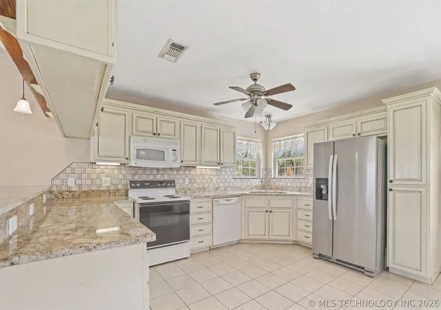 Photo 4 of Single family home for sale at 1214 Chestnut Ln, Durant, OK 74701 | MLS# 2623053 | Listing updated on 2026-06-24