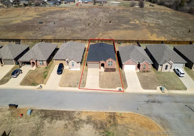 Homes for sale in Calera, OK | 84 Tallgrass St, Calera, OK 74730 | MLS# 2623058