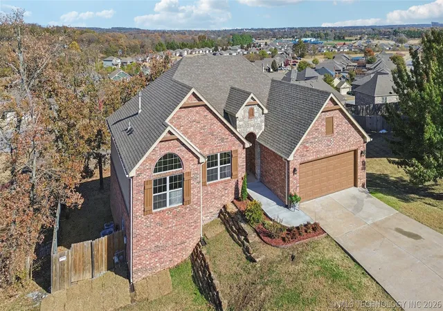 2nd image of 1515 Emily Cir, Sapulpa, OK 74066 | MLS# 2623031