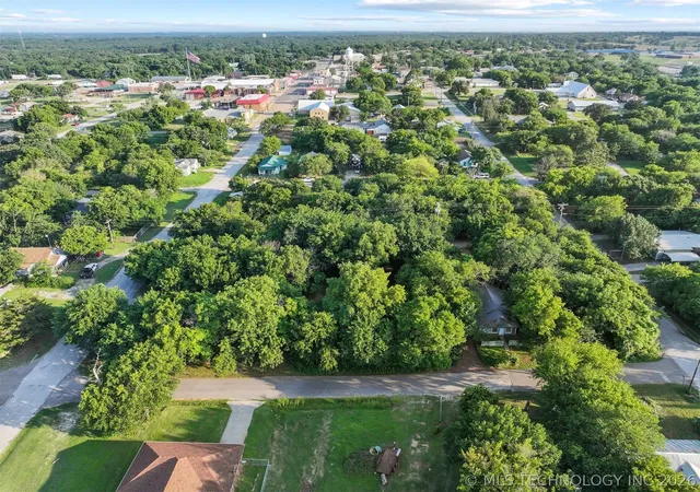 Homes for sale in Healdton, OK | 412 Mcgraw St, Healdton, OK 73438 | MLS# 2623083