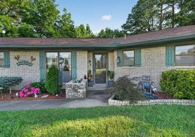 2nd image of 910 Cardinal Ln, Okmulgee, OK 74447 | MLS# 2623152