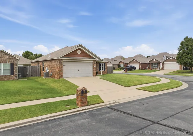 Homes for sale in Bixby, OK | 4681 E 148th Pl S, Bixby, OK 74008 | MLS# 2622562