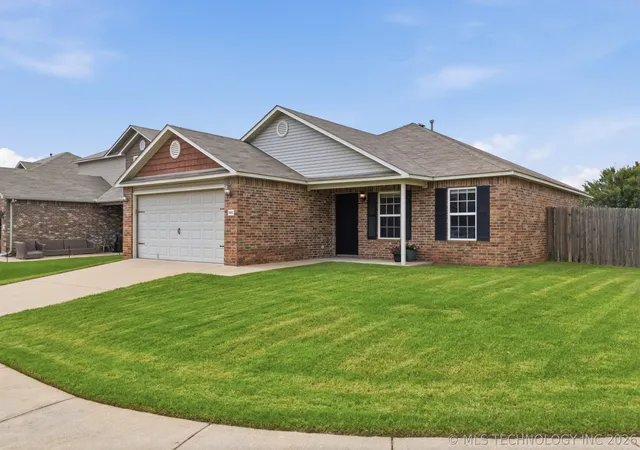 Homes for sale in Bixby, OK | 4681 E 148Th Pl S, Bixby, OK 74008 | MLS# 2622562