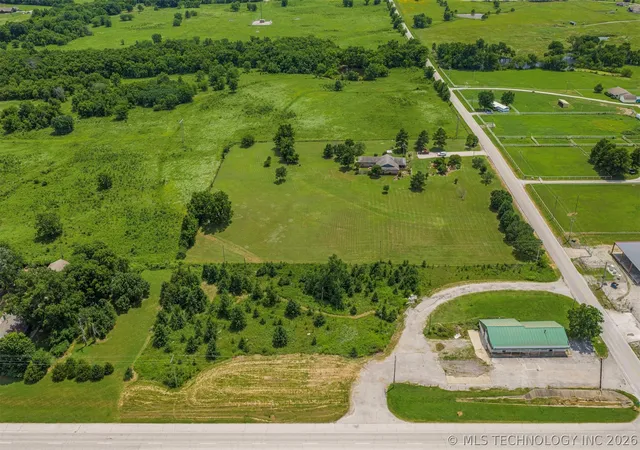 Homes for sale in Coweta, OK | 132 E State Hwy 51, Coweta, OK 74429 | MLS# 2623104