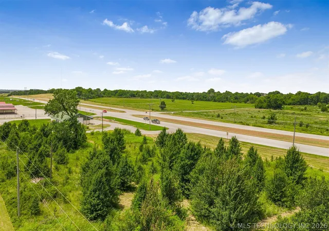 Homes for sale in Coweta, OK | 132 E State Hwy 51, Coweta, OK 74429 | MLS# 2623104