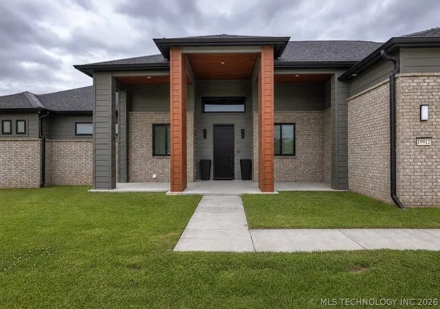 Homes for sale in Collinsville, OK | 19912 E 126Th St N, Collinsville, OK 74021 | MLS# 2623168
