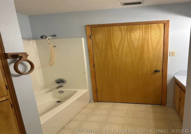 19th image of 122 Shawna, Durant, OK 74701 | MLS# 2616347