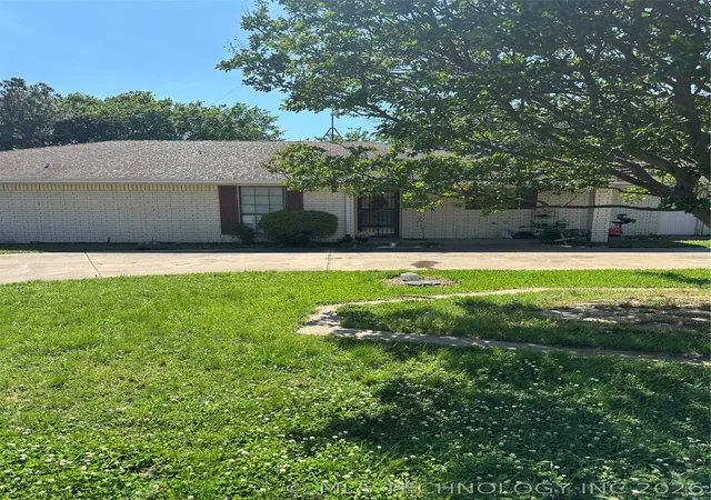 2nd image of 122 Shawna, Durant, OK 74701 | MLS# 2616347
