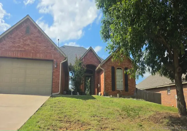 5th image of 10915 Blue Sky Dr, Oklahoma City, OK 73130 | MLS# 2623173