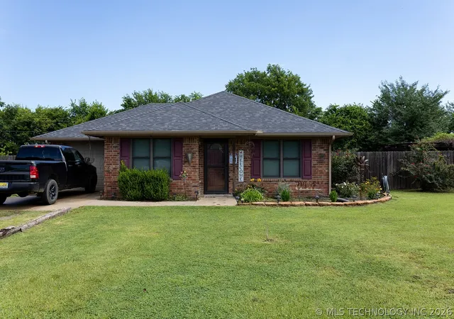 Photo 1 of Single family home for sale at 70 Hardrock, Durant, OK 74701 | MLS# 2623227 | Listing updated on 2026-06-25