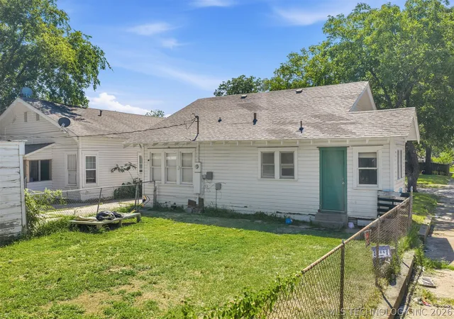 3rd image of 420 B Nw, Ardmore, OK 73401 | MLS# 2623266