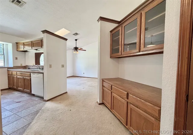 Homes for sale in Broken Arrow, OK | 613 S Hemlock Ave, Broken Arrow, OK 74012 | MLS# 2622967