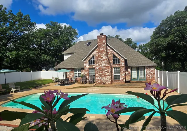 image of 906 N 14 St, Henryetta, OK 74437 | MLS# 2623261