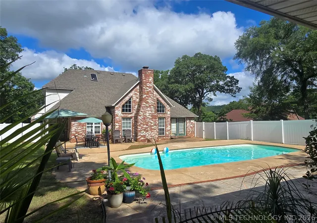 image of 906 N 14 St, Henryetta, OK 74437 | MLS# 2623261